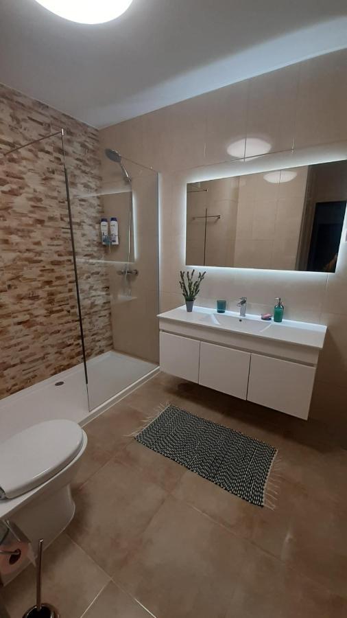 Joanita Beach Apartment Holidays Lagos Exterior photo